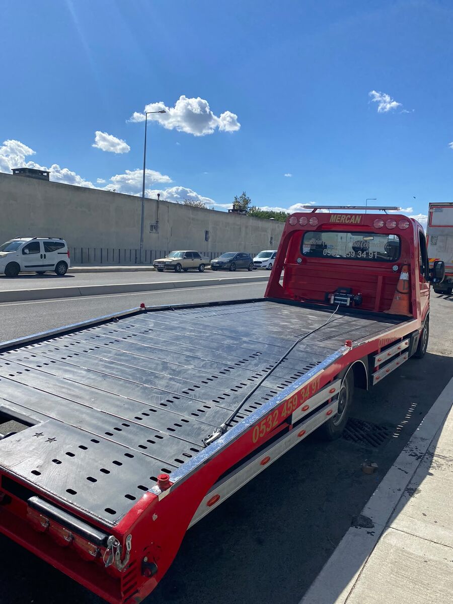 Şah Oto Kurtarıcı Renault Master çekici aracı önden görünüm